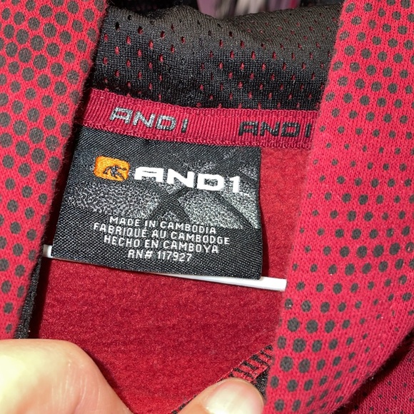 AND1 basketball hoodie red with black basket ball player kids large 10 - 12 - Picture 5 of 6